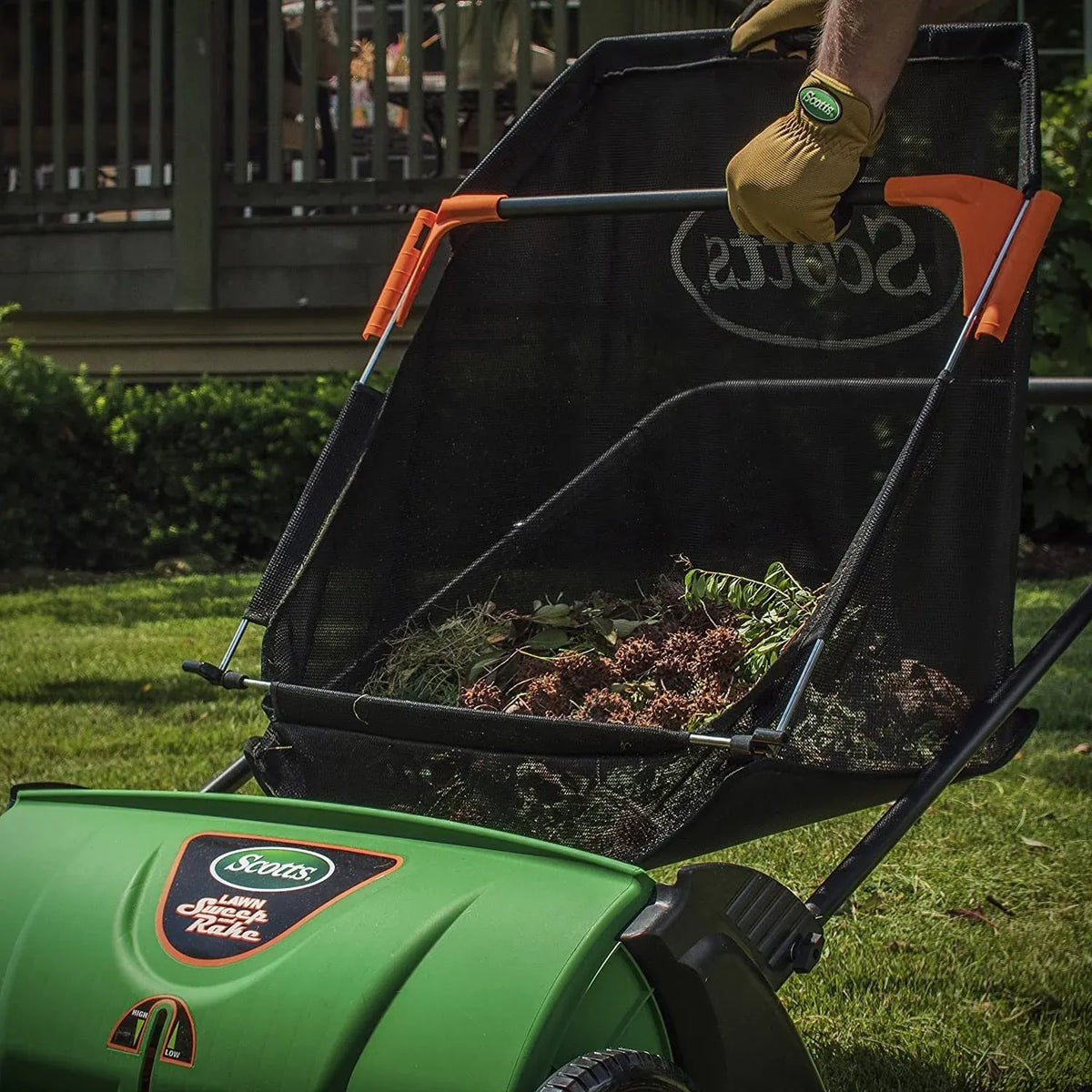 LSW70026S Push Lawn Sweeper, 26-Inch Sweeping Width, 3.6 Bushel Collection Bag