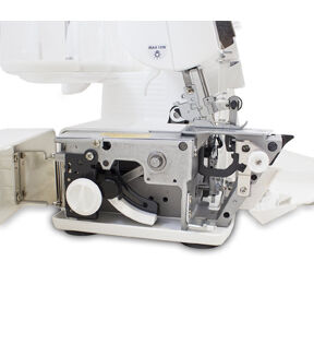 MO 104D Overlock Sewing Machine