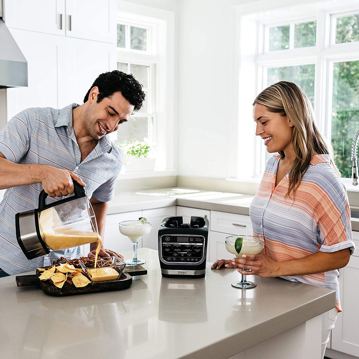 Cold& Hot Blender With 1400 Peak Watts Nonstick Glass Pitcher (HB152), 64 oz, Black Configuration B